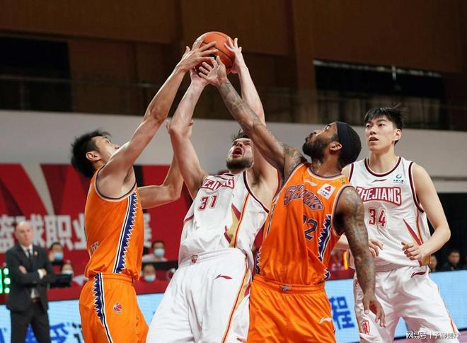 现出了强大 现出了强大