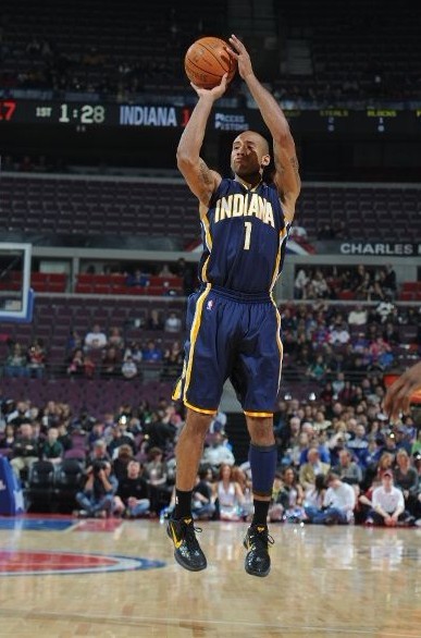 由爱德华兹 由爱德华兹